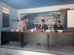 Selamat Ari Wibowo saat melakukan sosialisasi